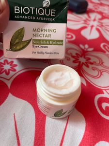 biotique eye cream