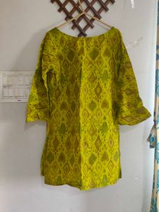 Avaasa Green And White chikankari Kurti Combo