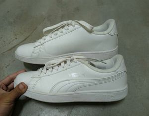White Puma Sneakers (barely used)