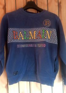 nice sweetshirt, size 32