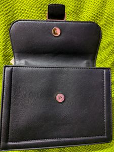 🆕 Forever New Black Sling Bag