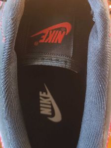 Nike Sneakers - Black &amp; Red