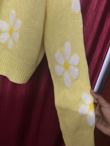 Oversized Daisy Yellow Cardigan