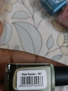 Nail Polish Combo of 5: like brand new!!