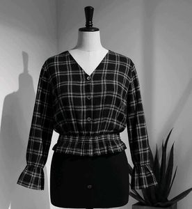 Sale🎊🎉 Plaid Top with Ruffle Sleeves