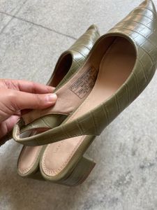 Van Heusen Sandals