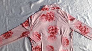 Brand New (Urbanic)Satin Floral Rose Pink Crp Top