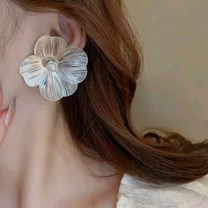 Silver Flower Earrings