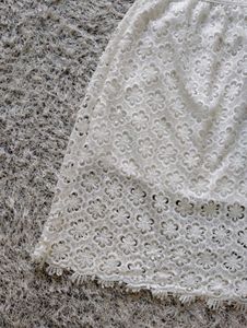 Daisy Lace Design skirt