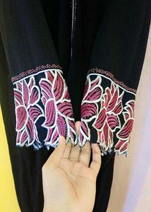 Elegant Embroidered Cuff Abaya