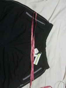 Unisex Black Solid Sports Shorts(Capris) - XL