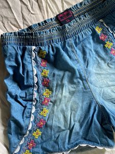 Branded Stylish Soft Jeans Shorts For Girls(blue Color)