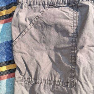 Capri Pants - Stylish &amp; Comfortable