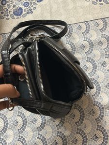 Chic Black Crossbody Bag