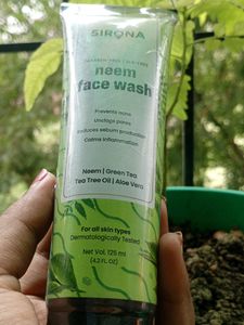Sirona Anti Acne Face Was For Men And Women -125 Ml With Neem,Green Tea ,Tea Tree Oil &amp; ,Aloe Vera| for Unclogs Pores reduces Sebum Production &amp; Calm Inflammation