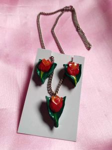 Leaf Pendant Necklace &amp; Earrings Set