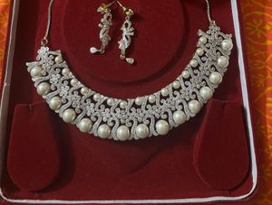 Pearl Necklace And Earing Beautiful Peice