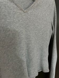 Urbanic Simplicity Y2K Cropped Gray Top
