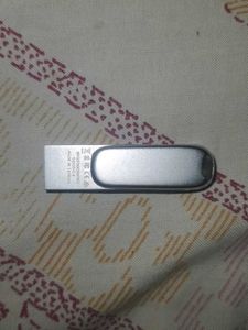 SanDisk SDDDC4-128G-I35 128 GB OTG Drive (Silver)