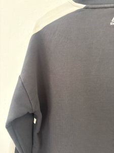 Unisex Reebok Sweatshirt