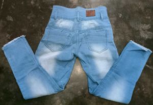 High-Waisted Light Wash Jeans 👖