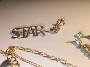 Gold set (Bracelet, bow earrings, stone