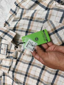 Seven-11 Men&#39;s Plaid Short Sleeve Shirt