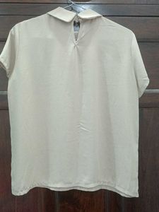 Women Cream Georgette Top With Collar