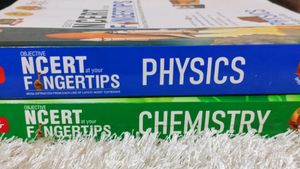 Ncert At Your Fingertips (Physics And Chemistry)