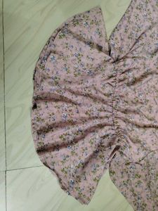 Floral Blouse - Flowy Fit