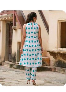 💚 Floral Fiesta: Halter Neck Kurti &amp; Pant Set (Si