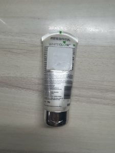 WhiteGlow Skin Brightening Oatmeal &amp; Yogurt Scrub
