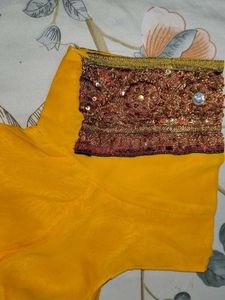 i am selling weeding wear saree With Blouse