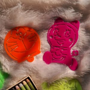 DORAEMON STENCILS AND CRAYONS FOR KIDS