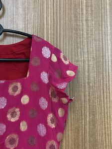 Square Neck Shine Red Kurta For Women