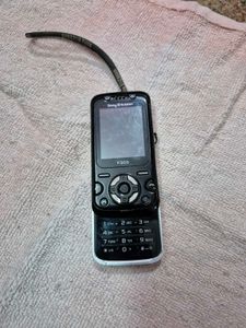 Sony Ericsson F305