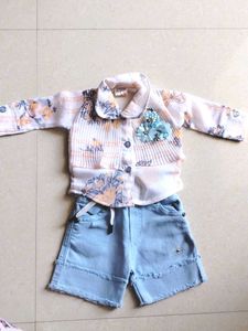 White Multicolour Top With Blue Jeans