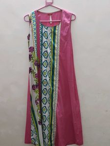 W Women’s Pink Floral Kurta (Size 8 / 38) 🌸