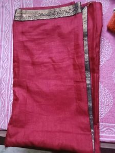 maroon saare
