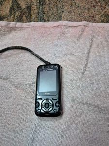Sony Ericsson F305
