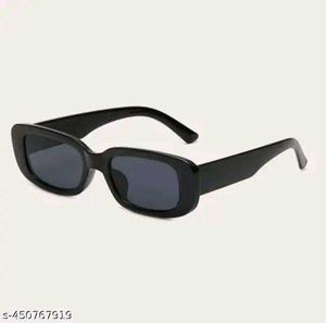 Retro Black Rectangle Sunglasses 😎
