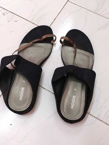 Like New Ladies Mochi Chappal