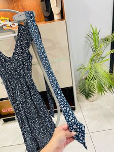 Beautiful strechable jumpsuit with belt