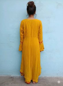 Elegant Yellow Embroidered Kurta