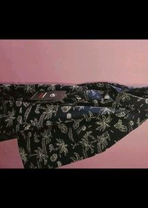 JOHN PLAYERS Tropical Print Short Sleeve Shirt