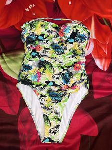 Very Pretty swimwear😍