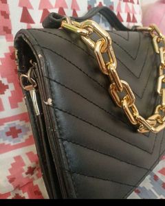 Chic Black Handbag