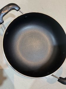 Nonstick Pan with Scotch-Brite Scrub Pad