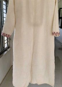 Elegant off-White Kurta with Dupatta