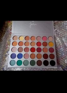 Eyeshadow And 3 Eyeshado Brash Combo